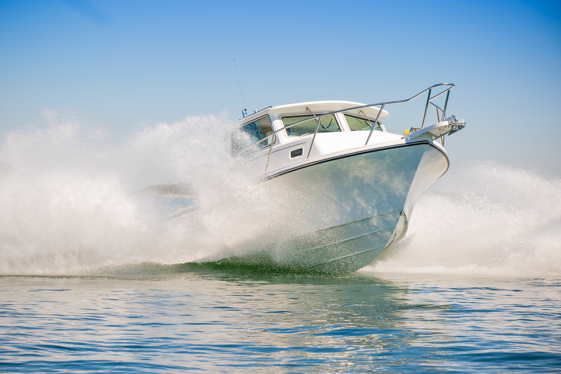 2520 XLD Sport Cabin Gallery Image