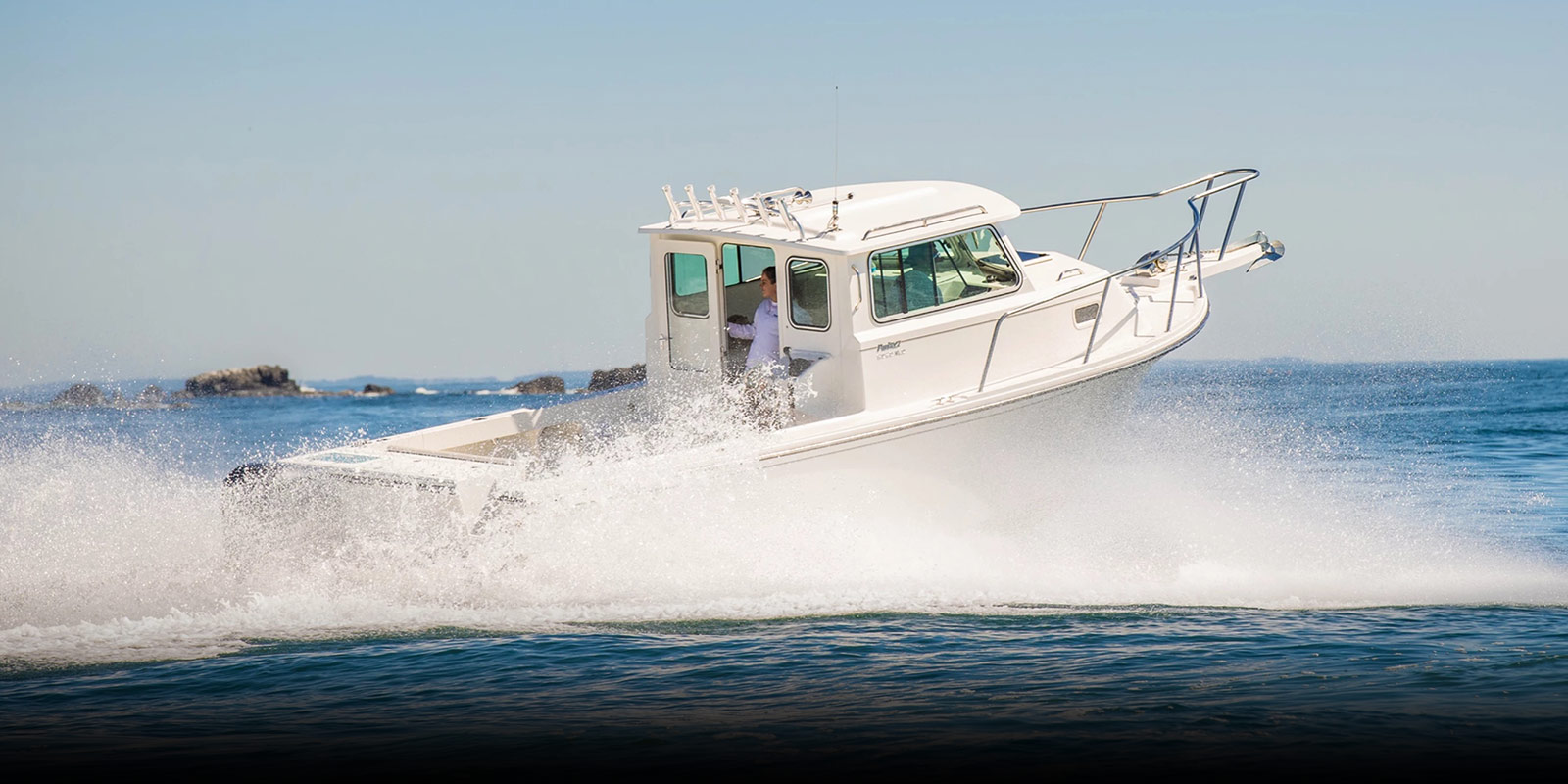 2520 XLD Sport Cabin - Parker Boats