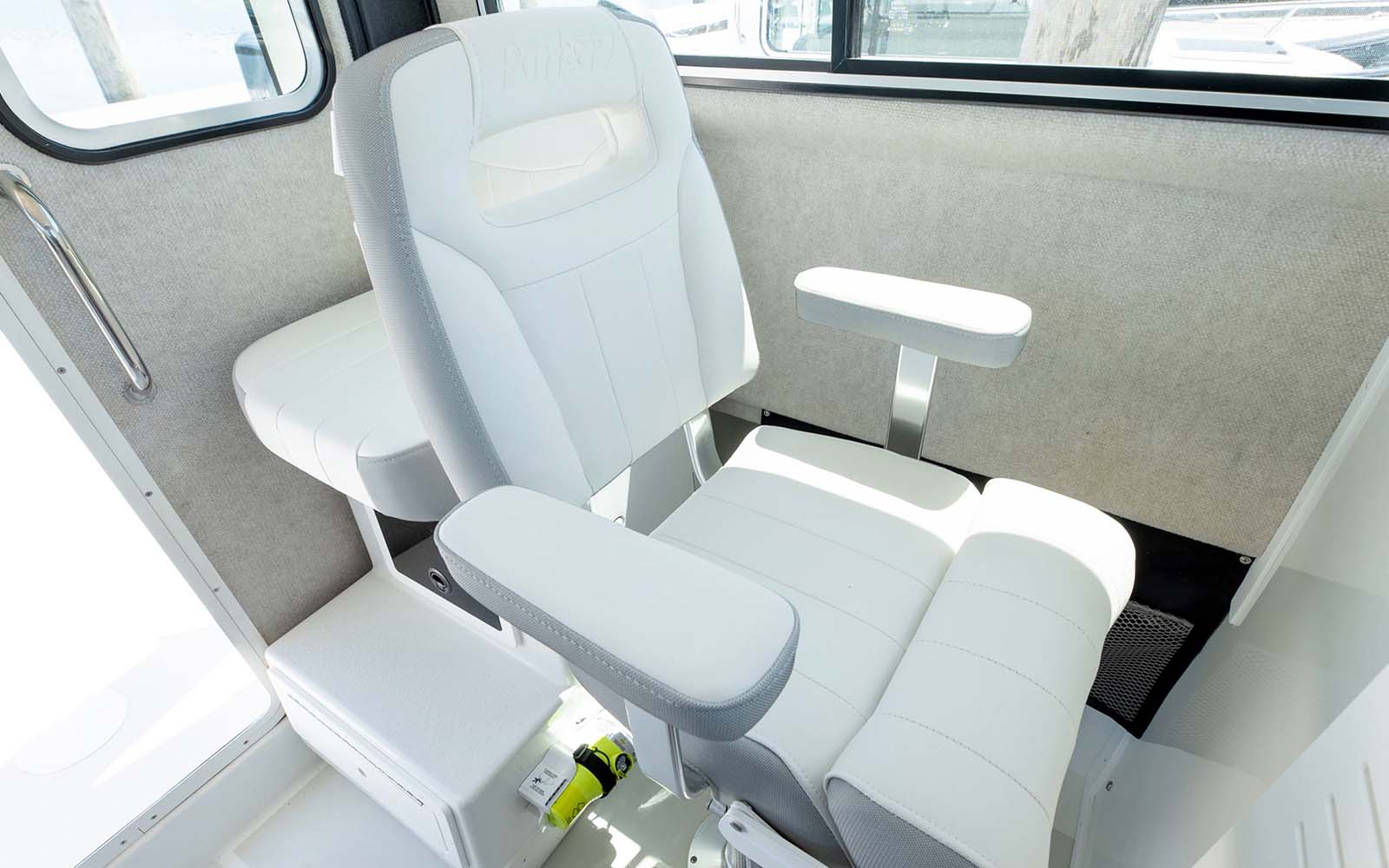 2820 XLD Sport Cabin Gallery Image