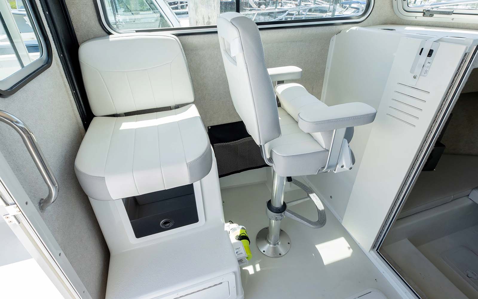 2820 XLD Sport Cabin Gallery Image