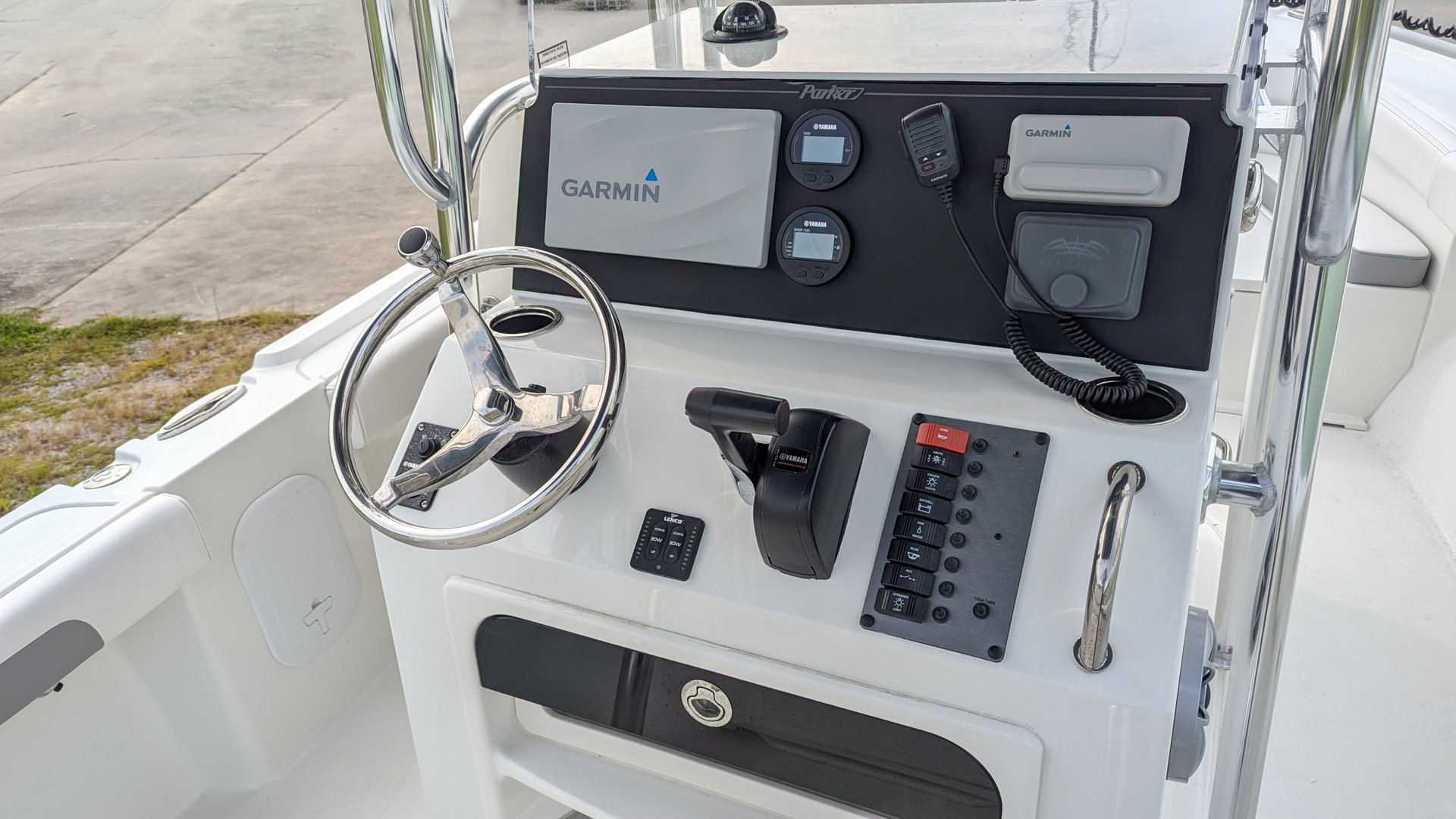 Parker Boats 210 Coastal Interior 04