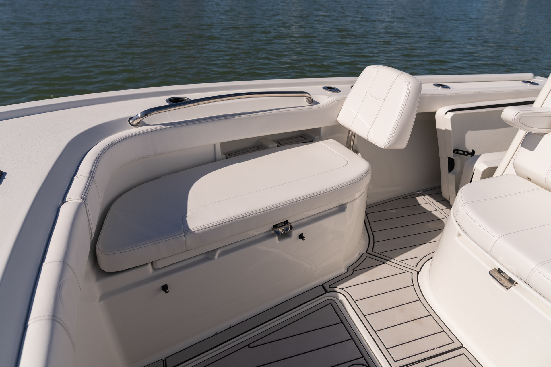 Parker Boats 254 Fathom Interior 12