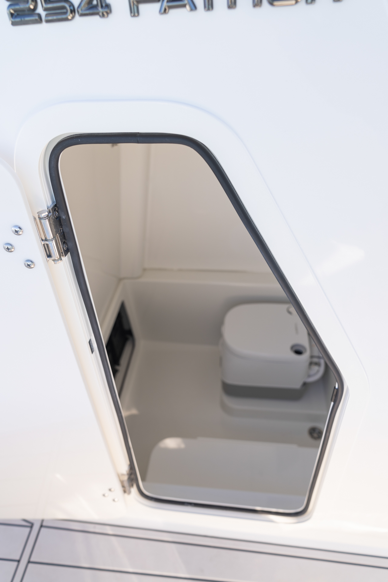 Parker Boats 254 Fathom Interior 31