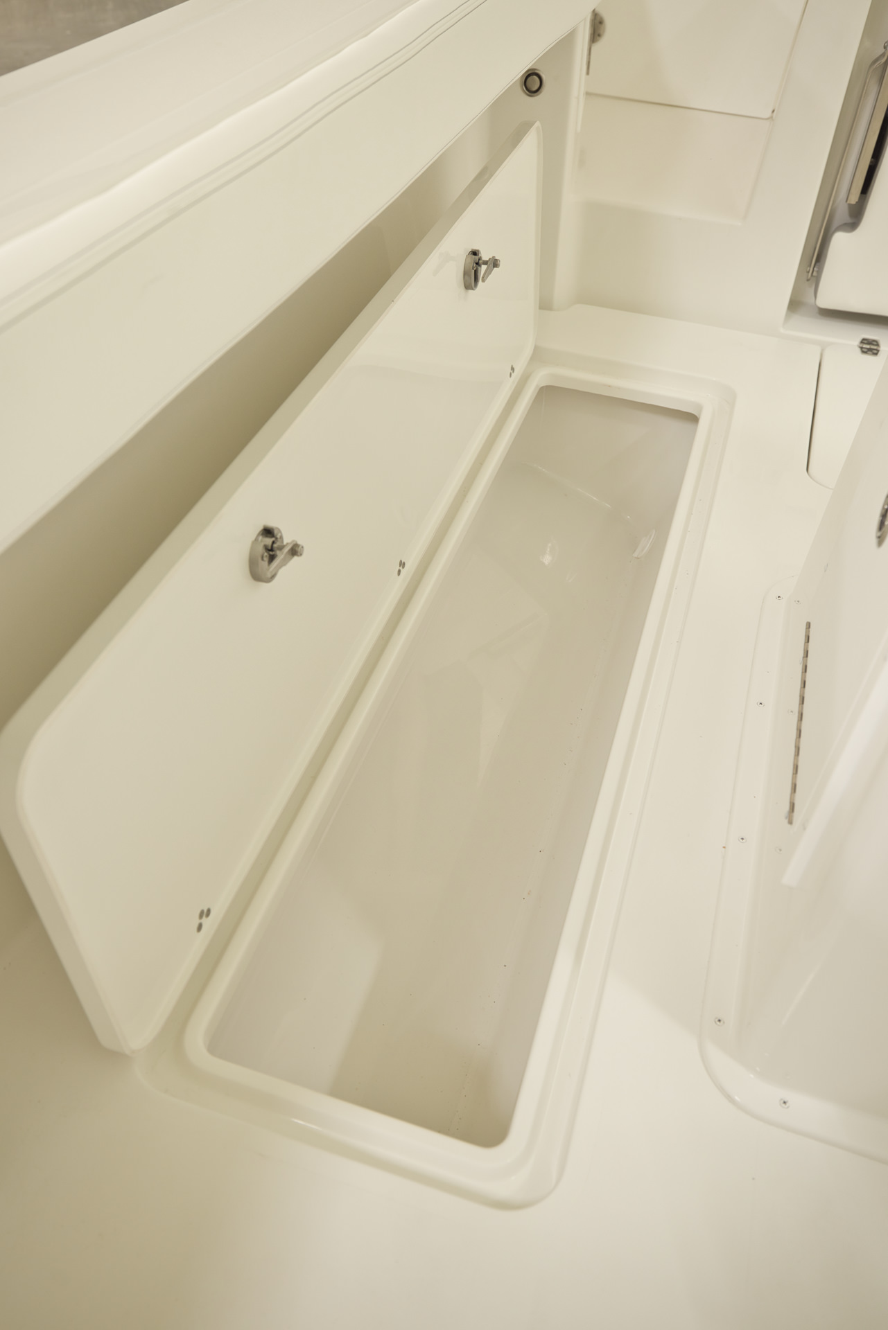 Parker Boats 274 Fathom Interior 03