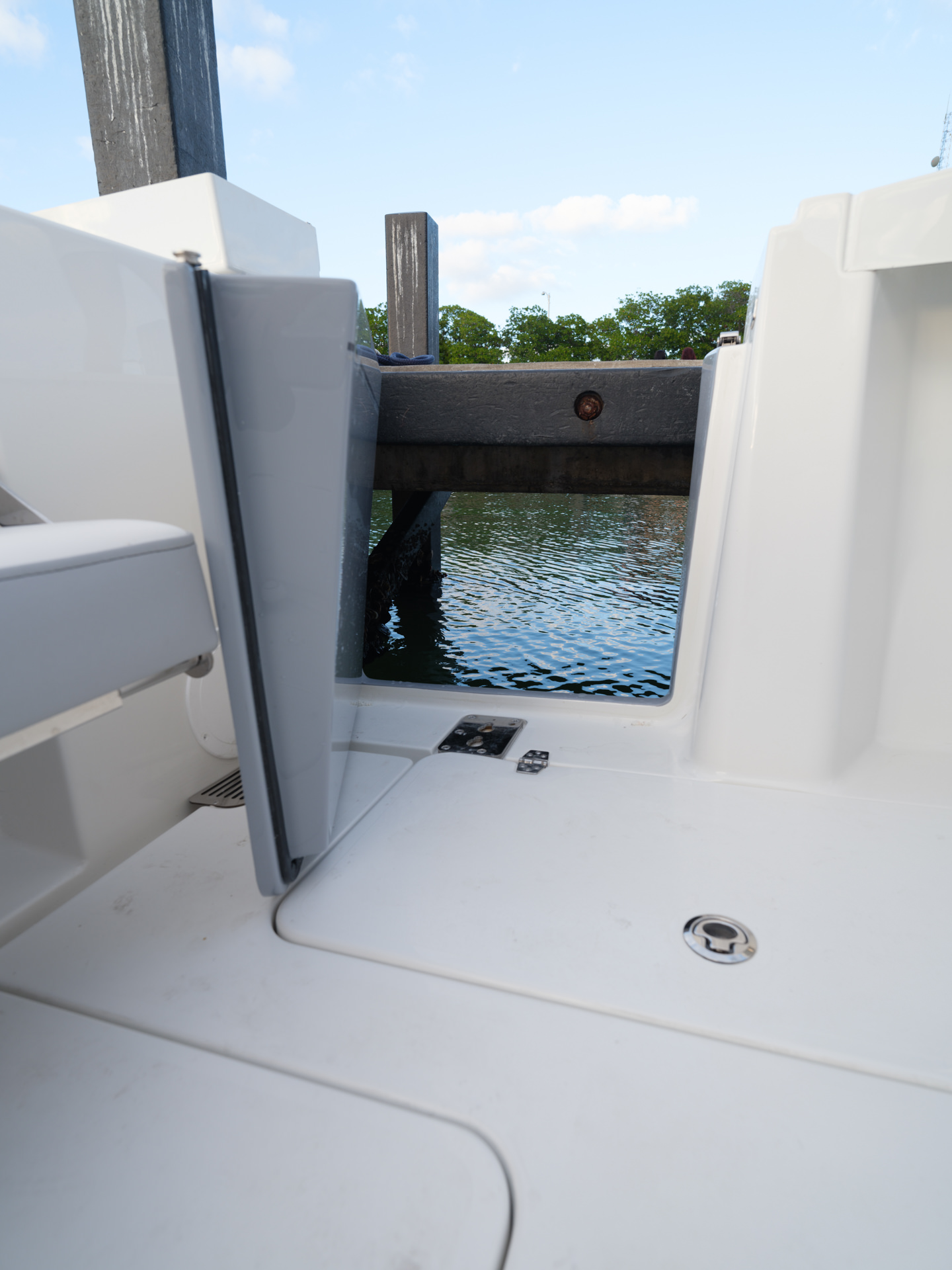 Parker Boats 294 Fathom Interior 30